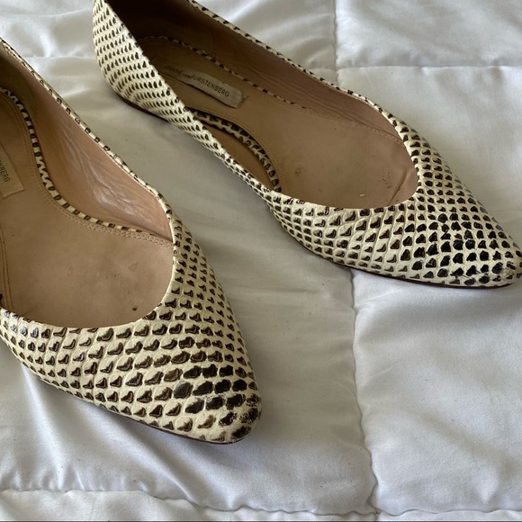 Diane Von Furstenberg Snakeskin Pointed Flat - Picture 6 of 6